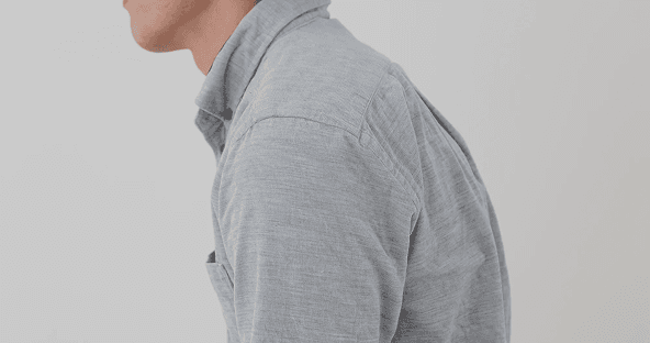 デスクワークで猫背・巻き肩が気になってきた