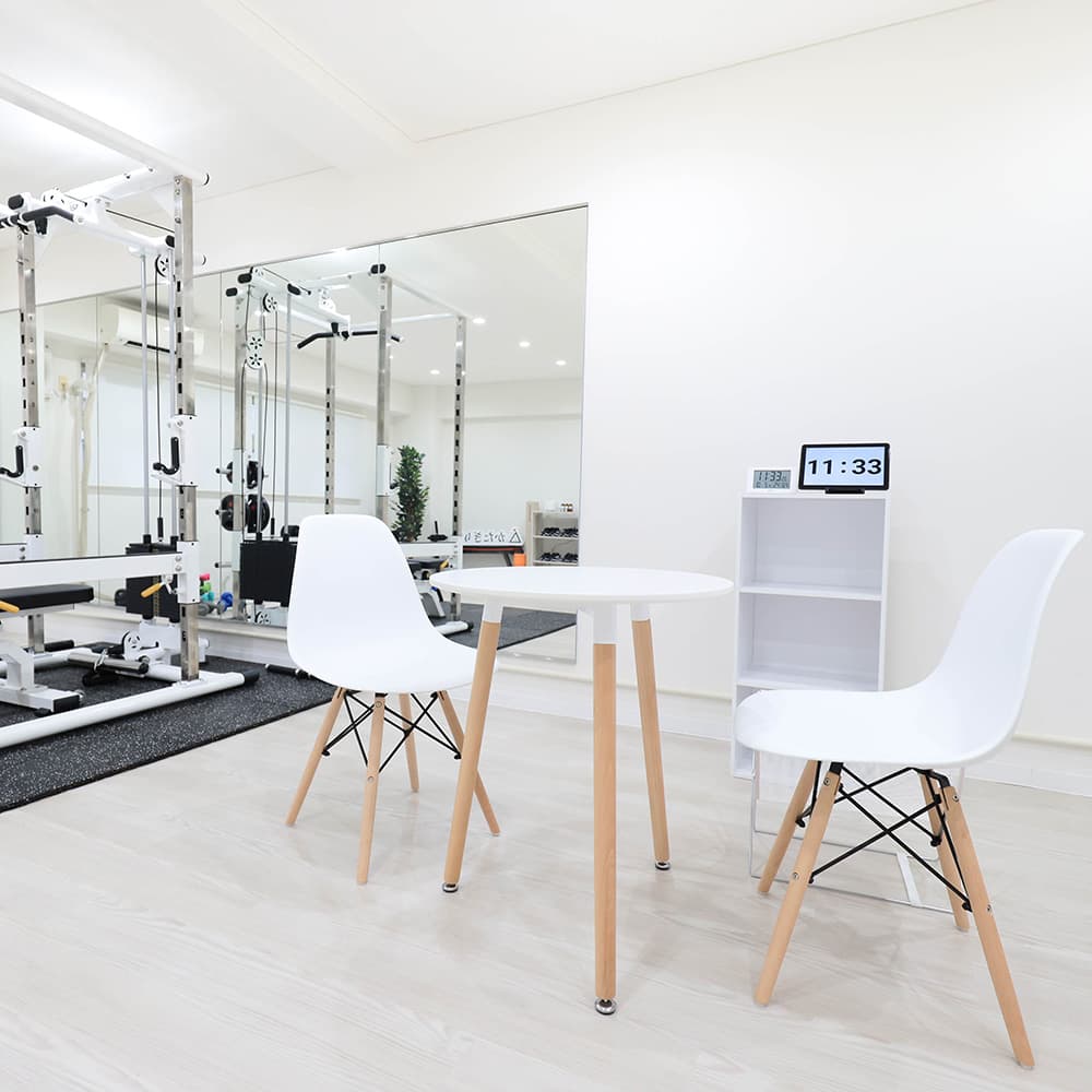 Point4 アロマ香る清潔な空間でトレーニング!