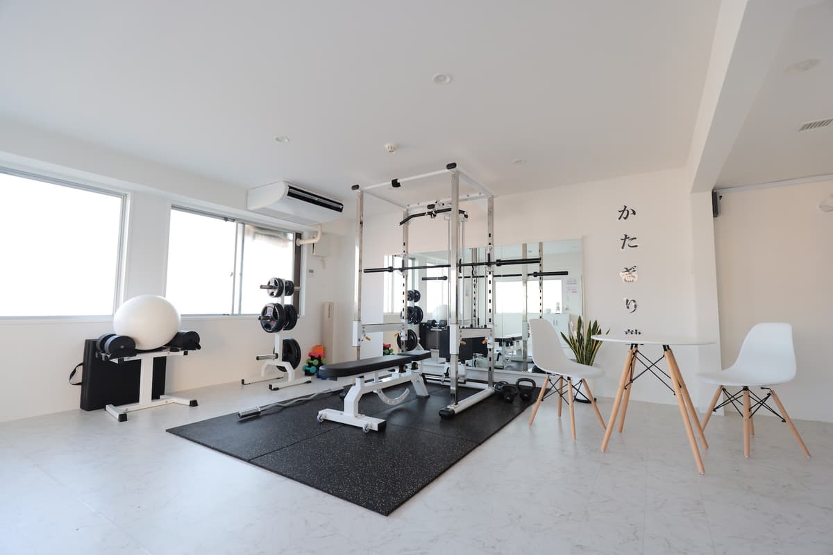 Point1 【周りを気にせず自分と向き合う】
完全個室パーソナルジムで変わる