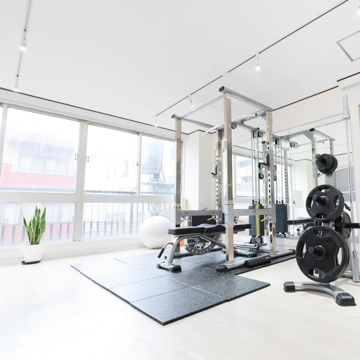 Point1 完全個室で人目を気にせずトレーニングできる