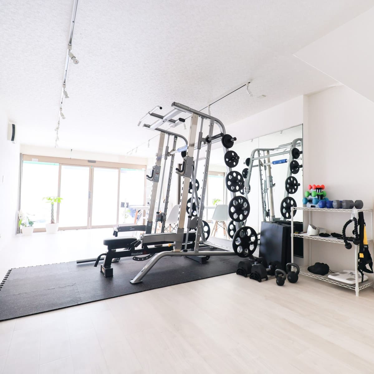 Point1 女性が通いやすい!アロマや自然光の快適空間!