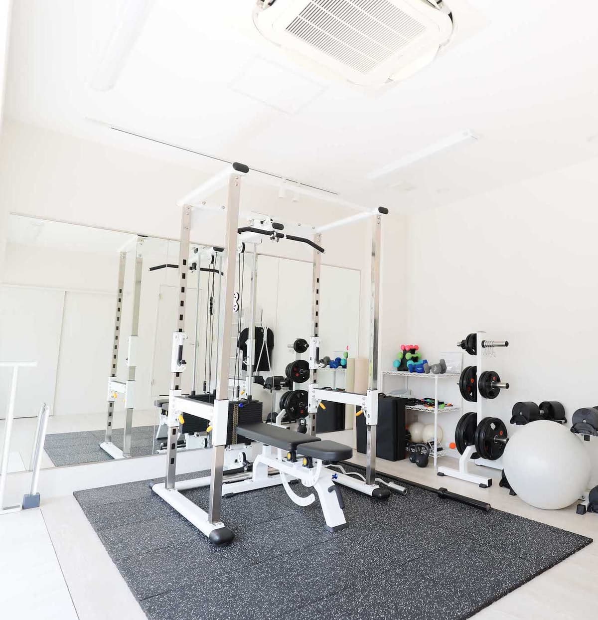 Point2 【プライベートな完全個室】
人目を気にせずトレーニング!