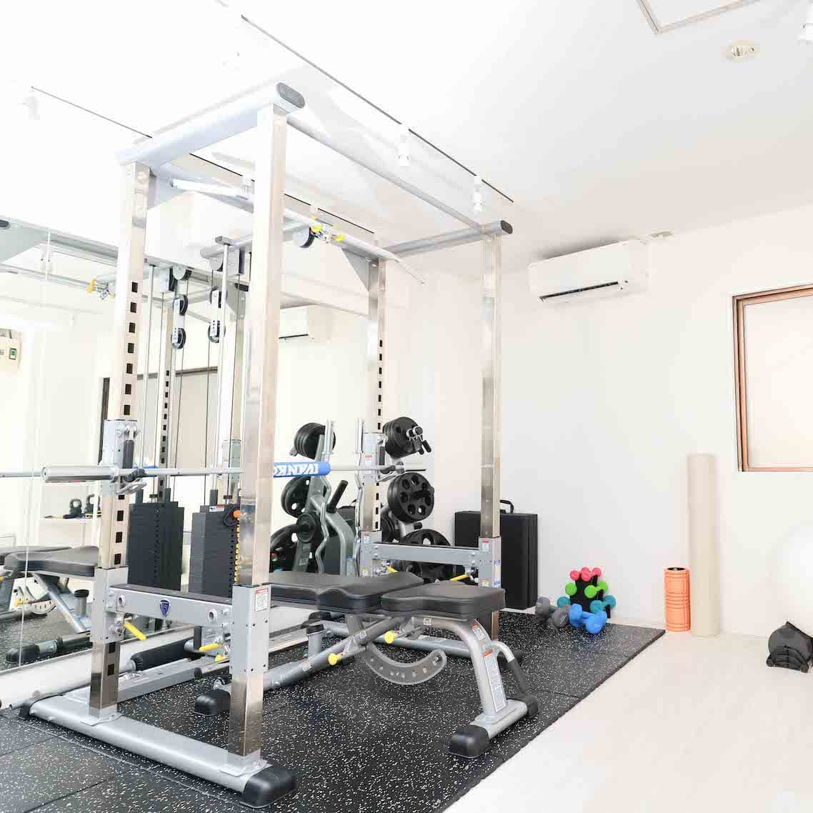 Point4 清潔感のある空間でトレーニング!