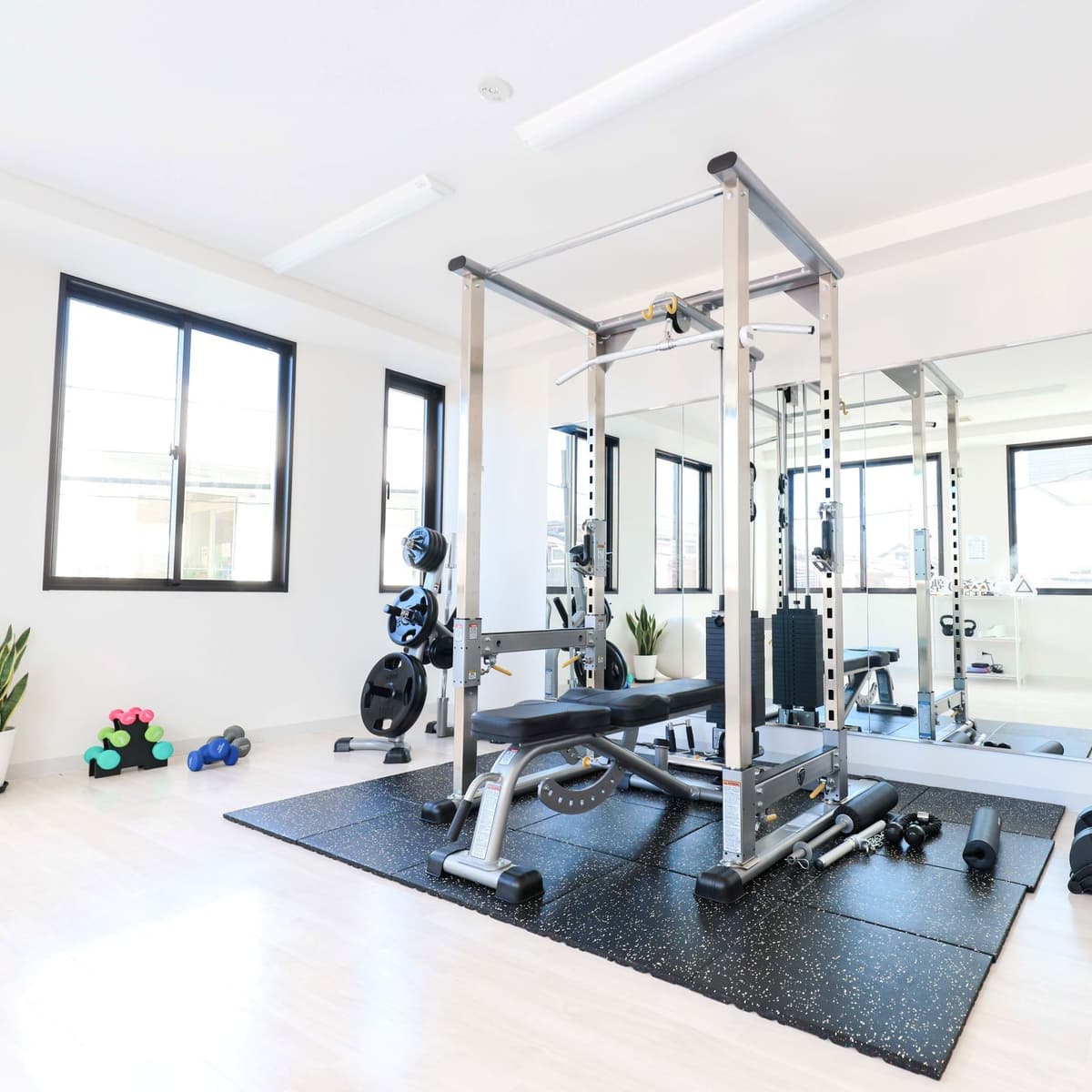 Point4 整体院等で解決しないねこ背や肩こり・腰痛等の根本改善もお任せください!