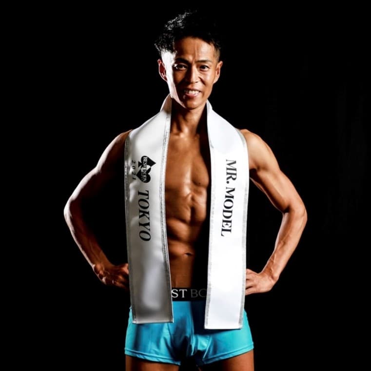 東恭平