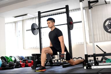 【スプリットスクワット】正しいやり方・効果・注意点を徹底解説!