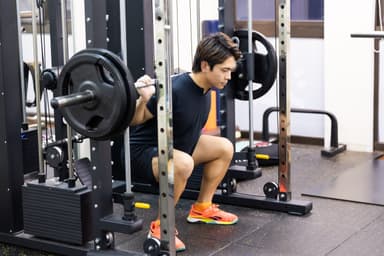 【スクワット】効果的な正しいやり方・回数・注意点を徹底解説!