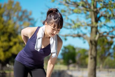 筋トレ中の吐き気やめまいの原因とは?治し方や対策方法を解説!