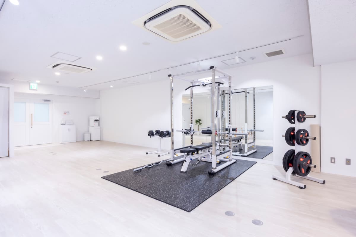 Point4 清潔/広い/完全個室なジムでトレーニング
