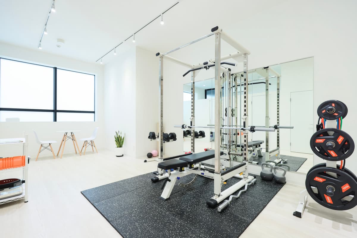 Point2 完全個室の空間で安心してトレーニングできる!