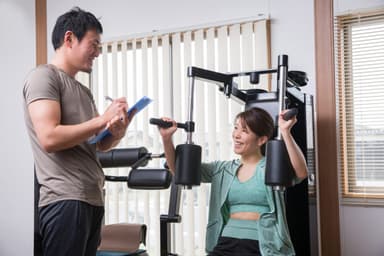 パーソナルトレーナーとは?仕事内容や働き方、おすすめの資格を徹底解説